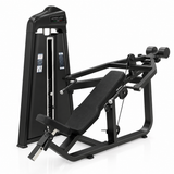 Kosa presa za grudi – Incline Chest Press Apollon Fitness, profesionalna sprava sa crnom konstrukcijom, blokom tegova, kosim tapaciranim naslonom i ručkama za potisak.
