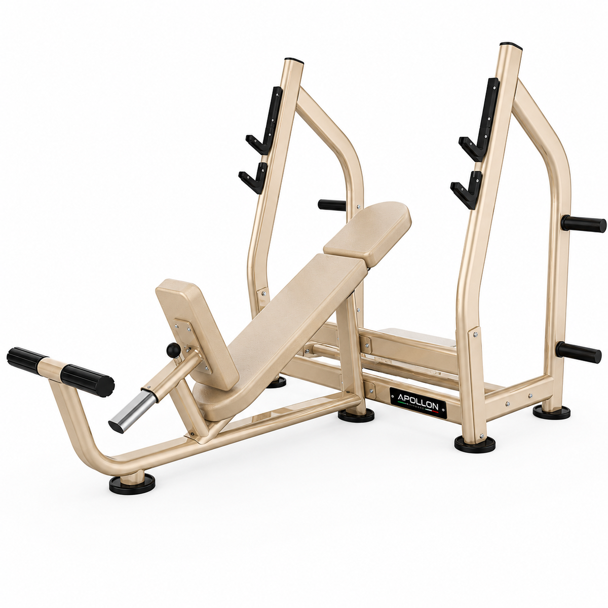 Olimpijska kosa klupa Olympic Incline Bench za incline bench press sa nosačima za šipku, držačima za tegove i osloncem za stopala.
